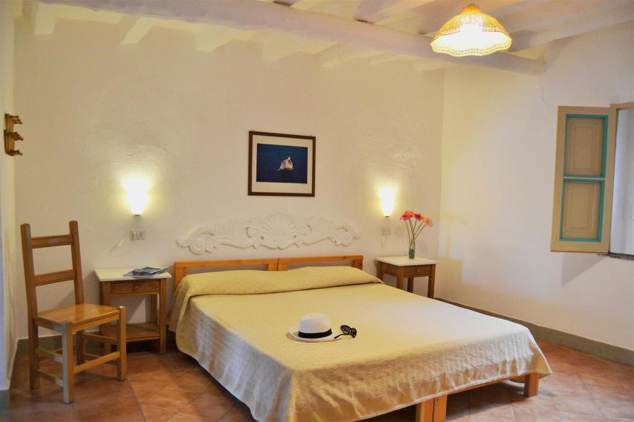 Villa Ginestra Sulla Spiaggia Di Estrómboli Exterior foto