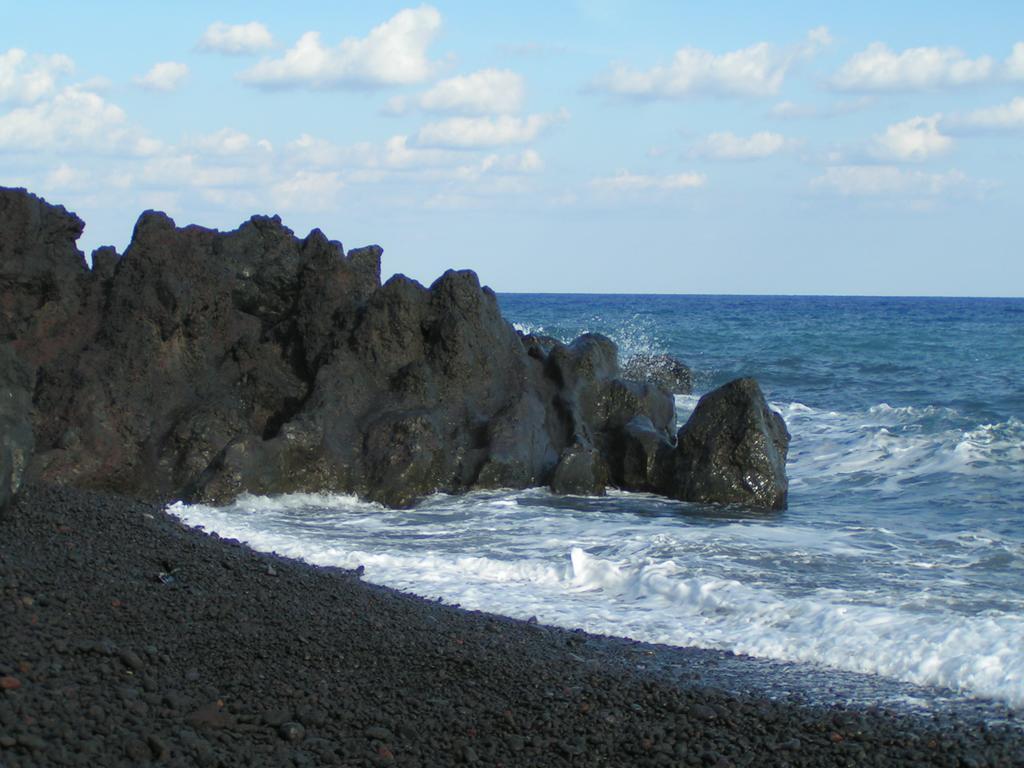 Villa Ginestra Sulla Spiaggia Di Estrómboli Habitación foto